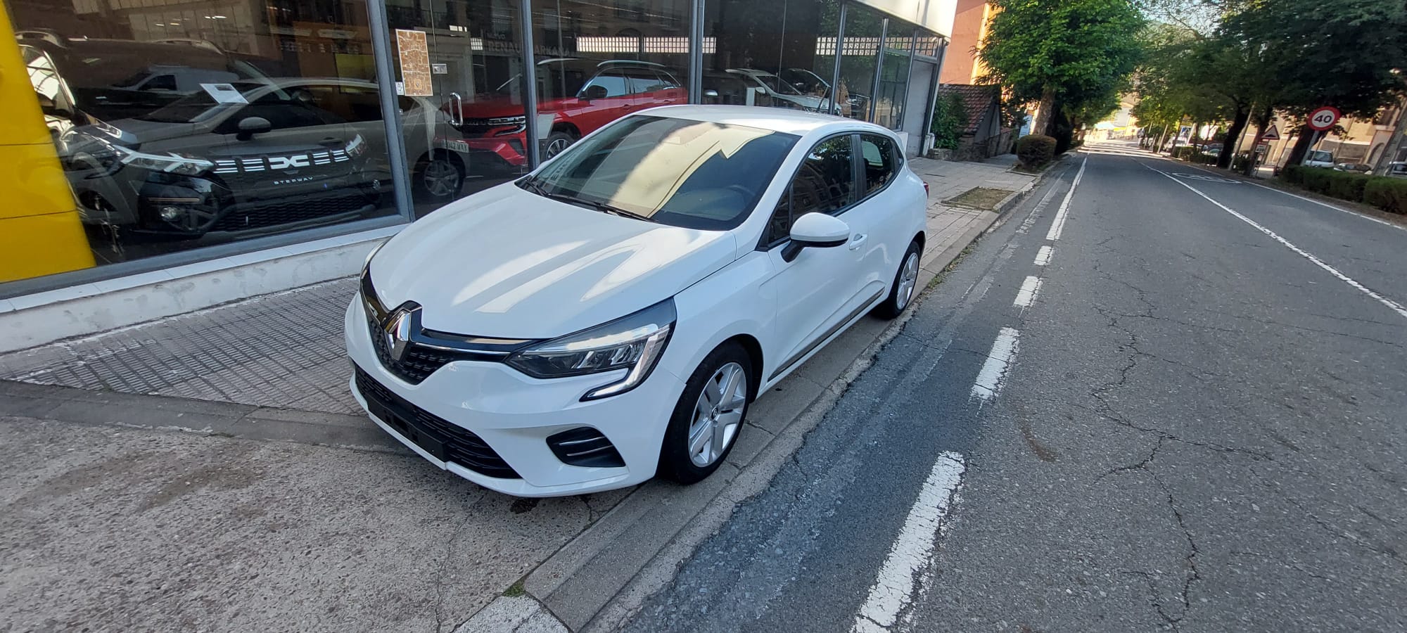Renault Clio 1.5 85CV miniatura 10